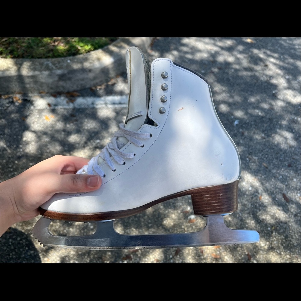 Riedell Women's Figure Skates Diamond 133 Size 6 Wide - Picture 2 of 6
